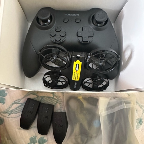 Black Mini Drone TOMZON - Picture 3 of 4